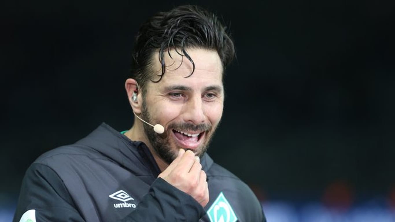 Freute sich über seinen Freistoß-Coup: Werder-Stürmer Claudio Pizarro.