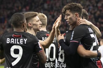 Leon Bailey (l.) und Kai Havertz (r.) schossen die Tore für Leverkusen gegen Düsseldorf.