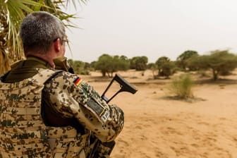 Ein Soldat der Bundeswehr in Mali: Die Bundeswehr ist hier an der UN-Mission Minusma beteiligt.