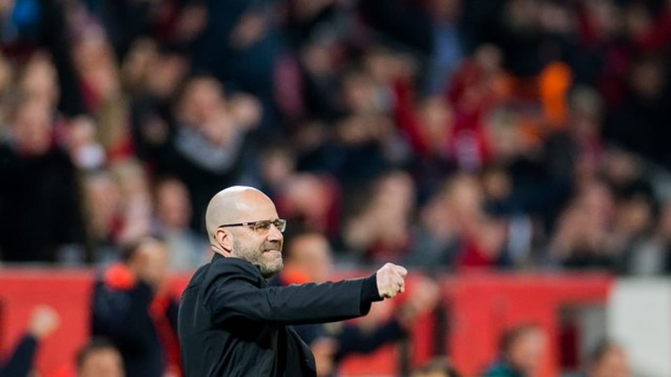Leverkusens Trainer Peter Bosz ist mit seinem Team auf Europa-Kurs.