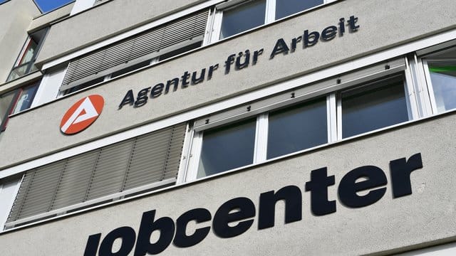 Jobcenter haben steigende Personalkosten.