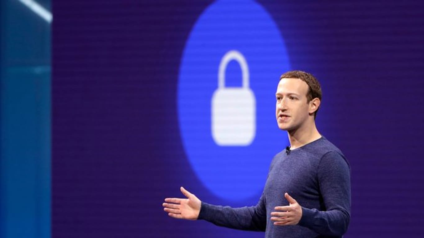 Mark Zuckerberg: Der Facebook-Chef sagt, das Online-Netzwerk sei besser im Kampf gegen Falschmeldungen geworden