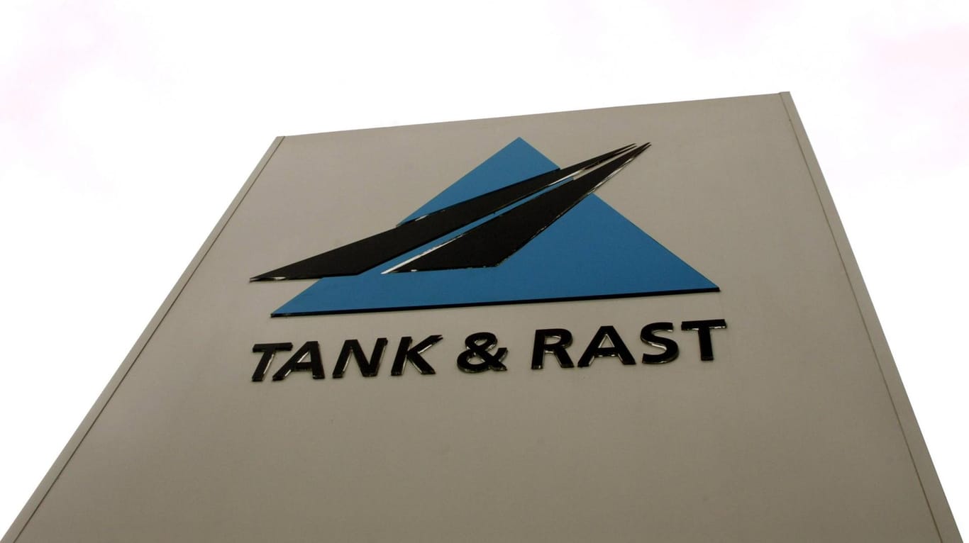 Logo des Raststättenbetreibers Tank und Rast: Ein Mitarbeiter des Unternehmens entdeckte die Handgranate bei Reinigungsarbeiten.