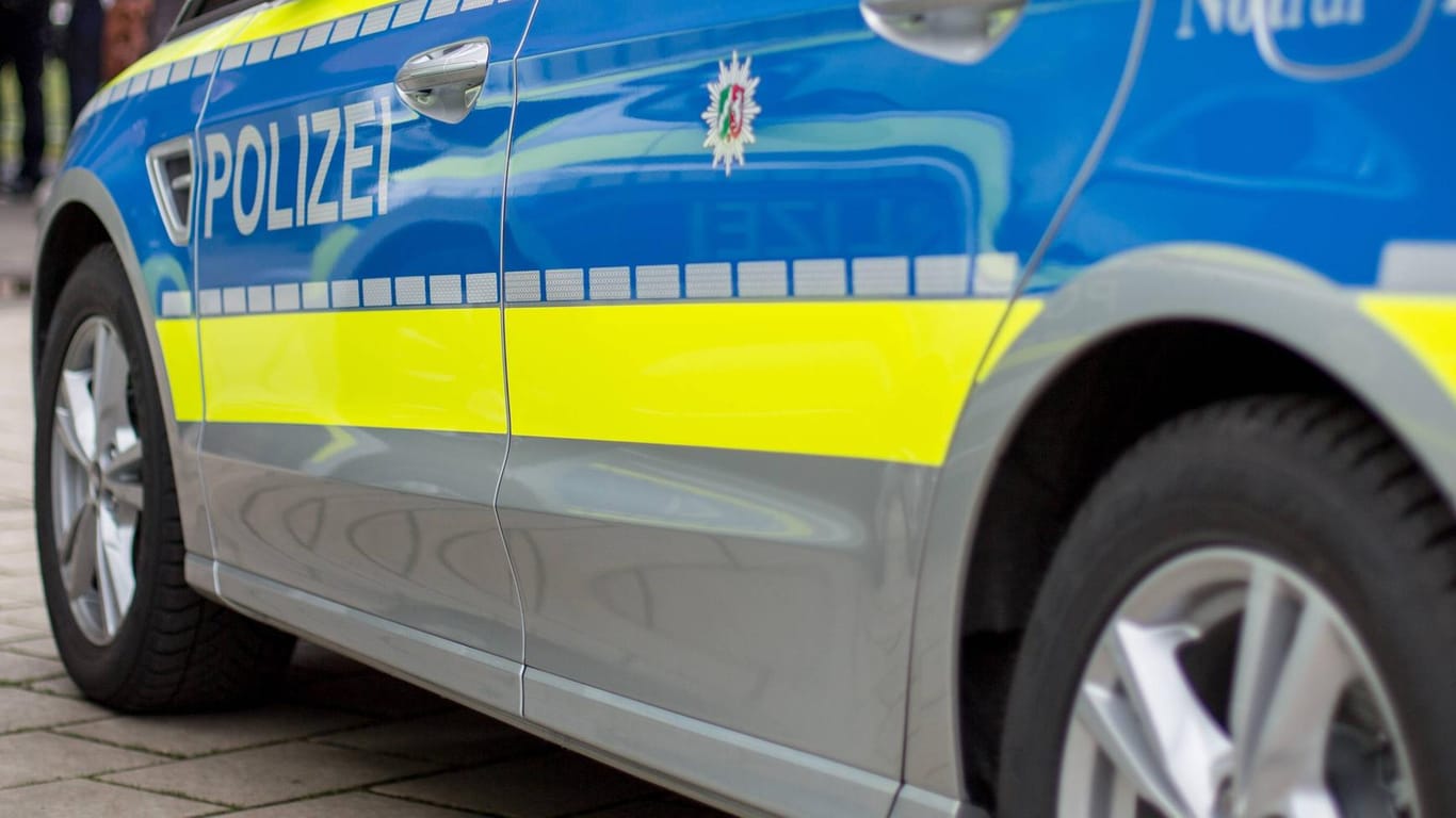 Polizei NRW: Eine 16-Jährige wurde in eine psychiatrische Klinik gebracht, nachdem sie ihre Mutter attackiert hatte. (Symbolbild)