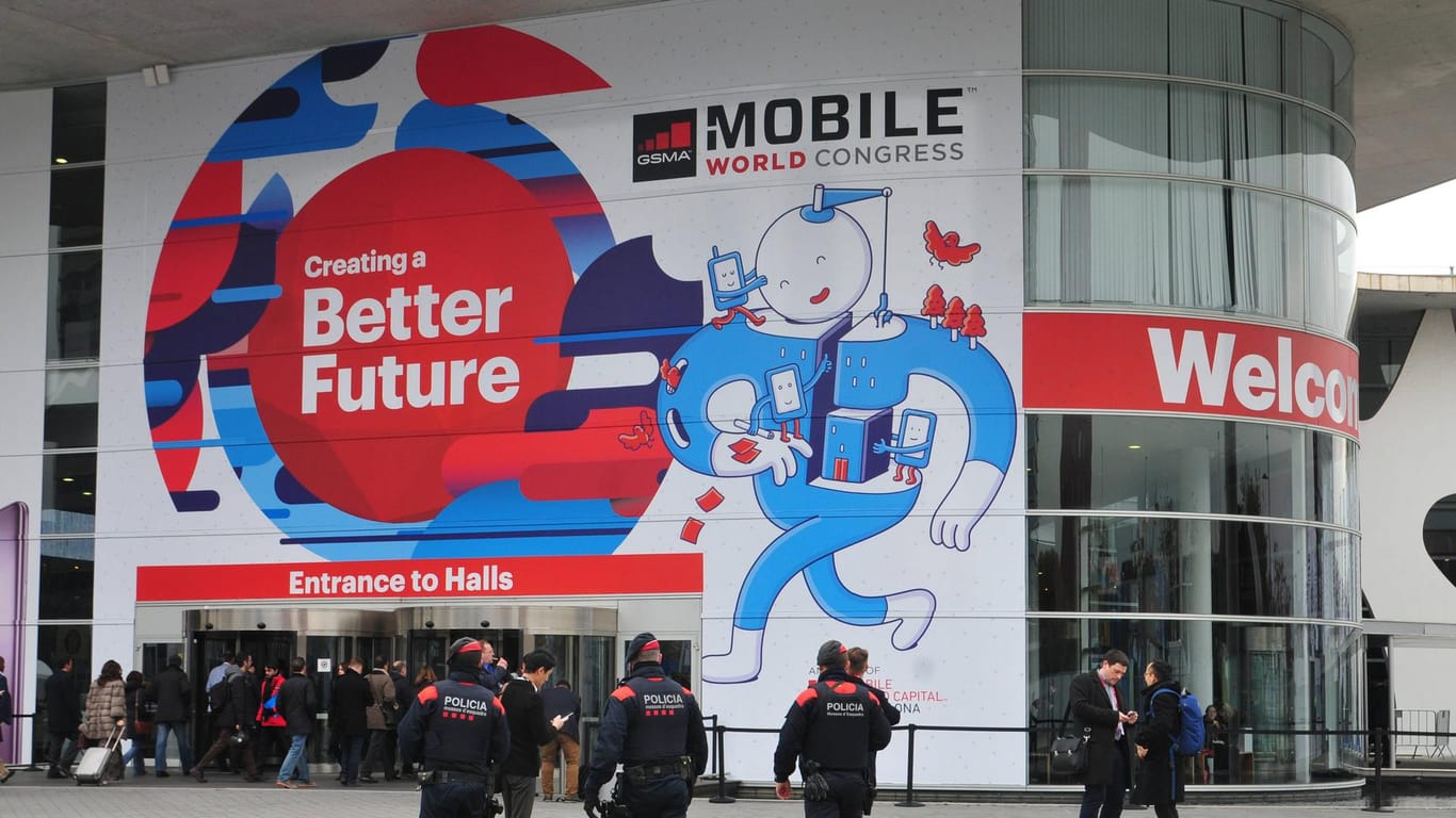 Der Haupteingang zum Mobile World Congress 2018 (Symbolbild): Die Mega-Smartphone-Messe in Barcelona verspricht auch dieses Jahr viele Neuheiten im Technik-Bereich.
