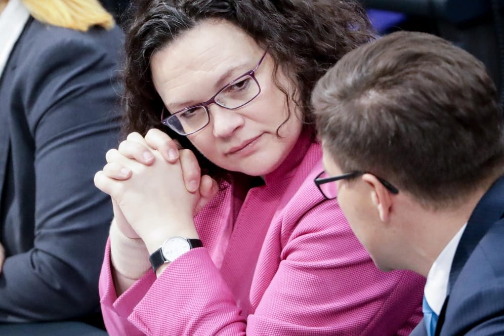SPD-Chefin Andrea Nahles sitzt im Bundestag: Ihre Partei verliert bei jungen Leuten an Zuspruch.