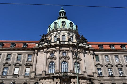 Das Potsdamer Rathaus (Archivbild): Die Entscheidung soll neue Schulden erlauben.