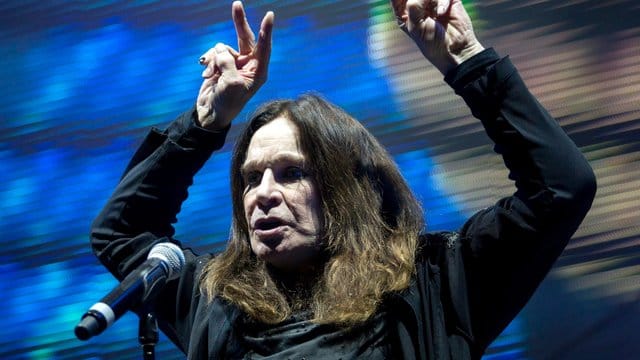 Ozzy Osbourne muss sich erholen.