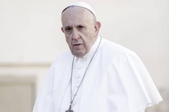 Papst Franziskus (Archivbild): Der Vatikan will sich dem Thema Missbrauch bei einem Treffen diese Woche stellen und die jahrzehntelange Krise der katholischen Kirche überwinden.