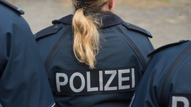 Witten: Eine 39 Jahre alte Frau soll zunächst ihren zehnjährigen Sohn getötet und dann Suizid begangen haben. (Symbolbild) Witten: Eine 39 Jahre alte Frau soll zunächst ihren zehnjährigen Sohn getötet und dann Suizid begangen haben. (Symbolbild)