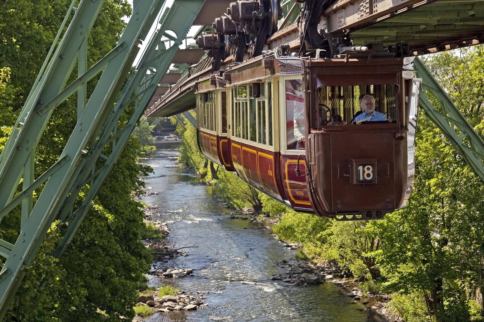 Der historische Kaiserwagen kann derzeit nicht fahren. Dem Stadtmarketing von Wuppertal entgeht dadurch viel Geld.