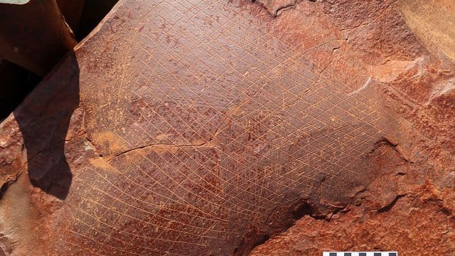 Die Gravuren dokumentieren die Reisen zweier Walfangkutter von ihren Heimathäfen im Nordosten der USA zum Dampier-Archipel im Nordwesten Australiens. Die Gravuren dokumentieren die Reisen zweier Walfangkutter von ihren Heimathäfen im Nordosten der USA zum Dampier-Archipel im Nordwesten Australiens.