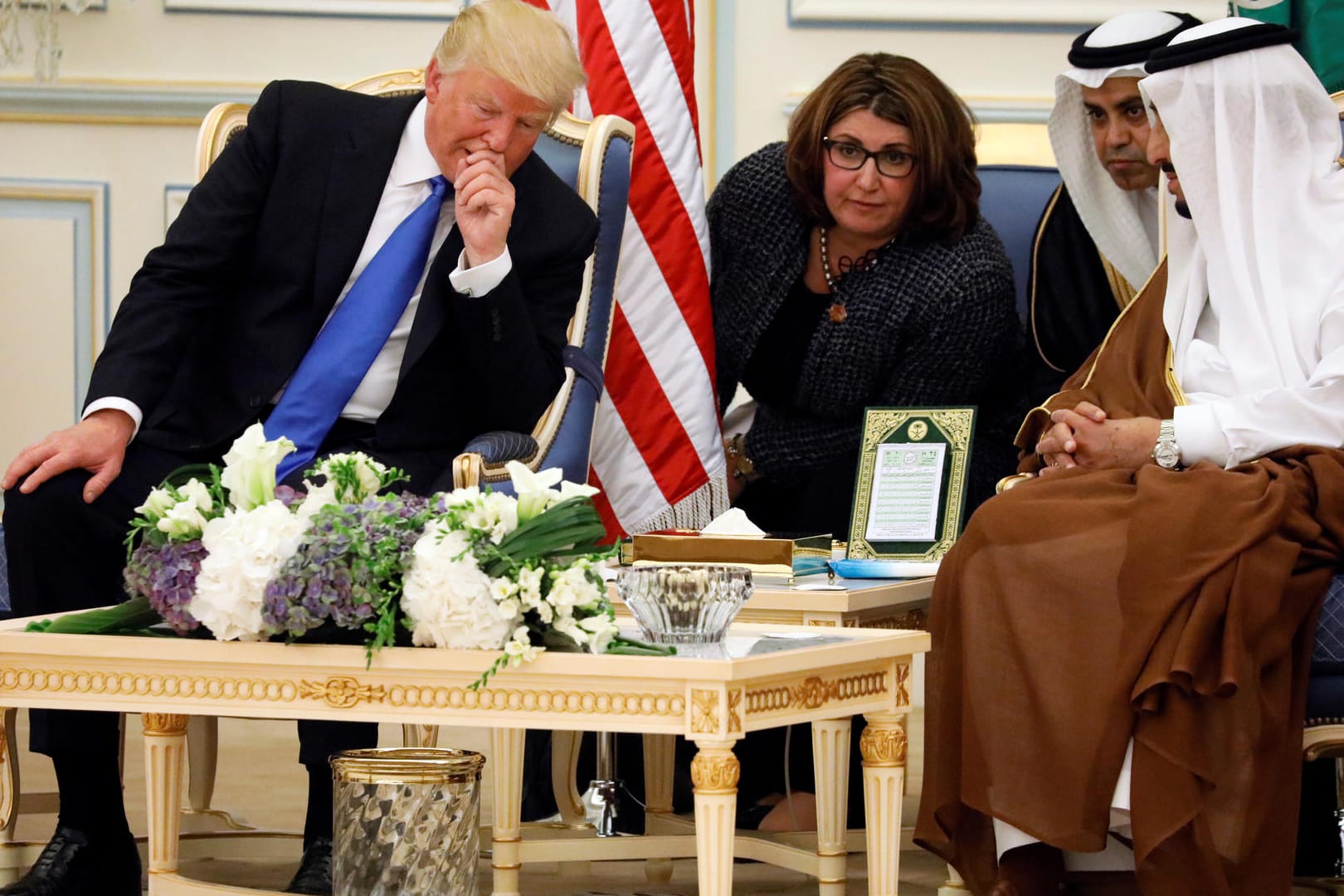 Donald Trump mit König Salman in Saudi-Arabien: Verstieß die US-Regierung bei Atomdeals gegen Gesetze?