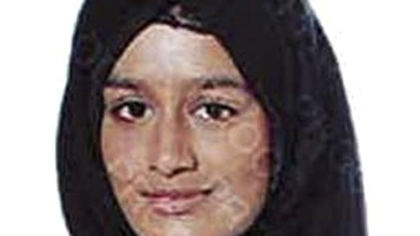 Shamima Begum: Die Britin war als 15-Jährige über die Türkei nach Syrien in die damalige IS-Hochburg Al-Rakka eingereist. Shamima Begum: Die Britin war als 15-Jährige über die Türkei nach Syrien in die damalige IS-Hochburg Al-Rakka eingereist.