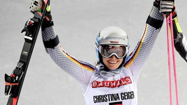 Christina Geiger jubelt nach ihrem zweiten Platz.