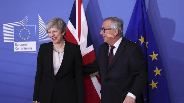 Jean-Claude Juncker empfängt Theresa May in Brüssel.