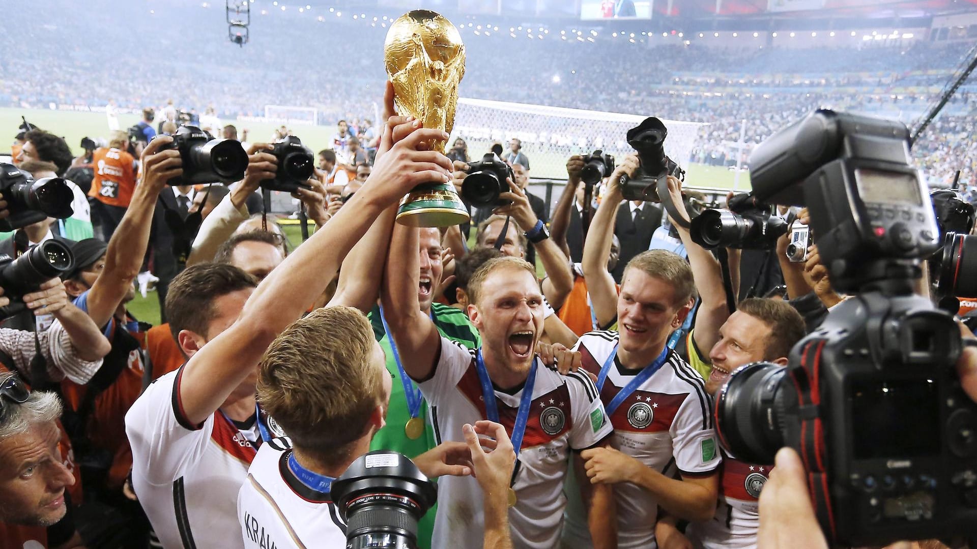 Benedikt Höwedes war beim WM-Erfolg 2014 in Brasilien einer der DFB-Stammspieler.