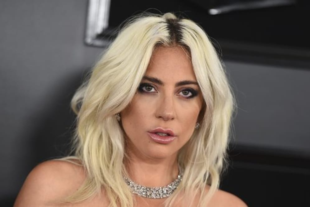 Bei den Grammys hat Lady Gaga nicht mehr ihren Verlobungsring getragen.