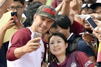 Auch in Japan ein großer Star: Lukas Podolski.