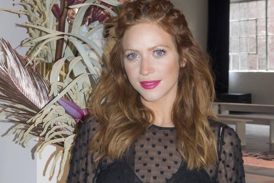 Brittany Snow: Die Schauspielerin schwebt auf Wolke Sieben.
