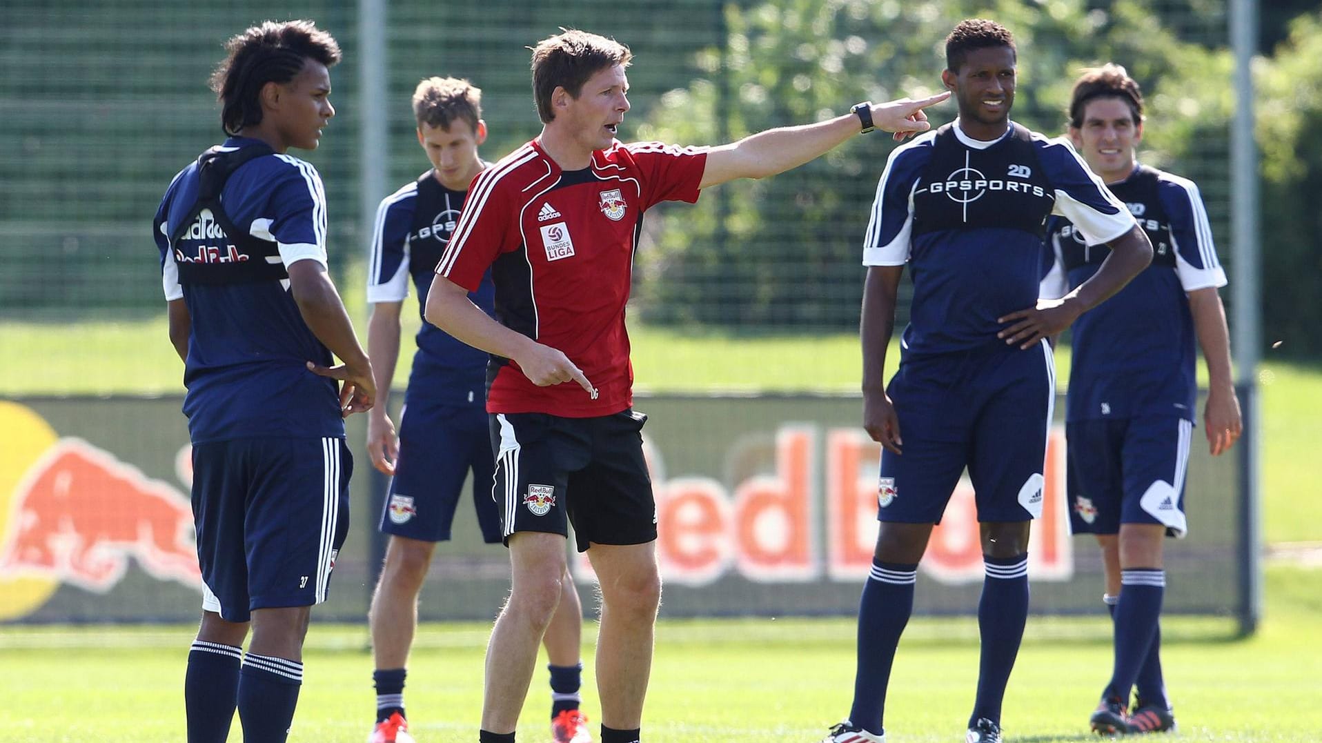 Schon früh trainierte Valentino Lazaro (l.) bei den Profis von RB Salzburg mit. Hier im Jahre 2012 im Alter von 16 Jahren.