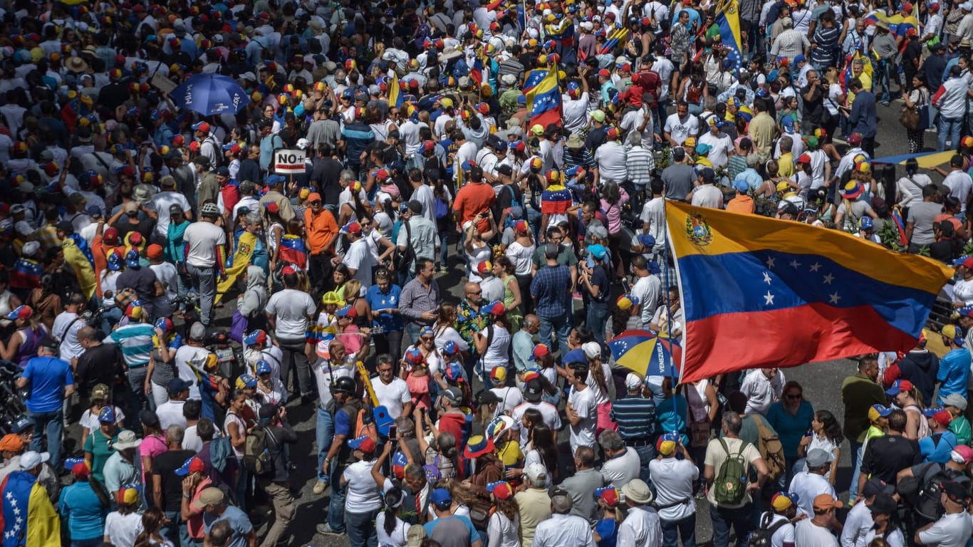 Proteste in Caracas: Interimspräsident Juan Guaido hat erneut zu Demonstrationen gegen Maduro aufgerufen.