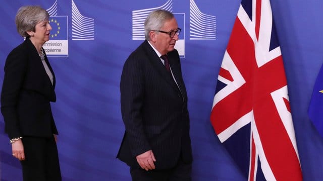 Bei dem Gespräch zwischen May und EU-Kommissionschef Jean-Claude Juncker wurde kein Durchbruch erzielt. Bei dem Gespräch zwischen May und EU-Kommissionschef Jean-Claude Juncker wurde kein Durchbruch erzielt.