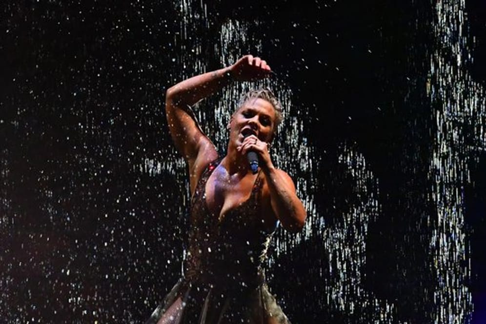 Pink sorgt bei den Brit Awards für Stimmung.