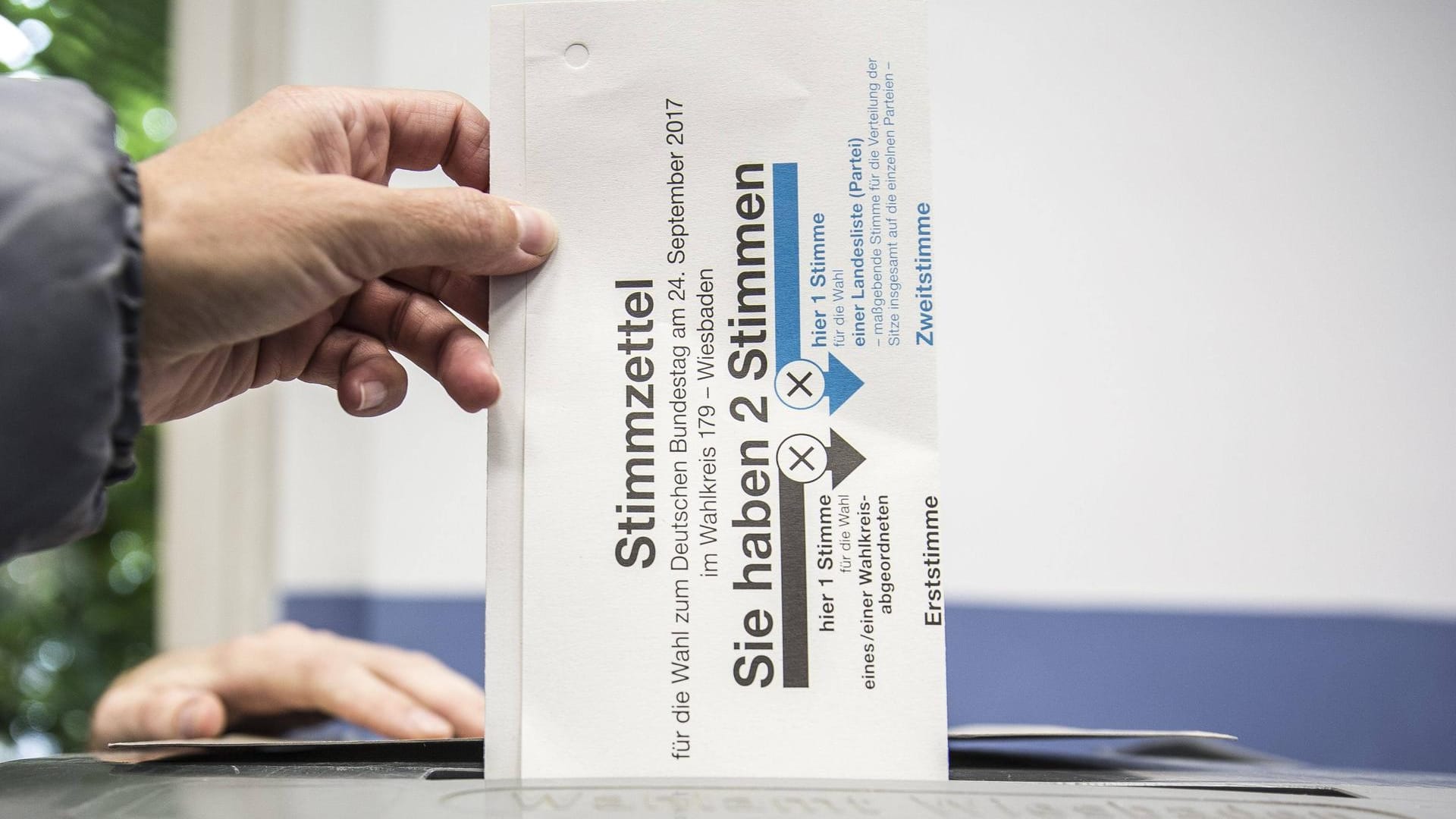 Beschluss: Menschen, die auf Betreuung angewiesen sind, dürfen nicht pauschal von Wahlen ausgeschlossen werden. (Symbolbild) Beschluss: Menschen, die auf Betreuung angewiesen sind, dürfen nicht pauschal von Wahlen ausgeschlossen werden. (Symbolbild)