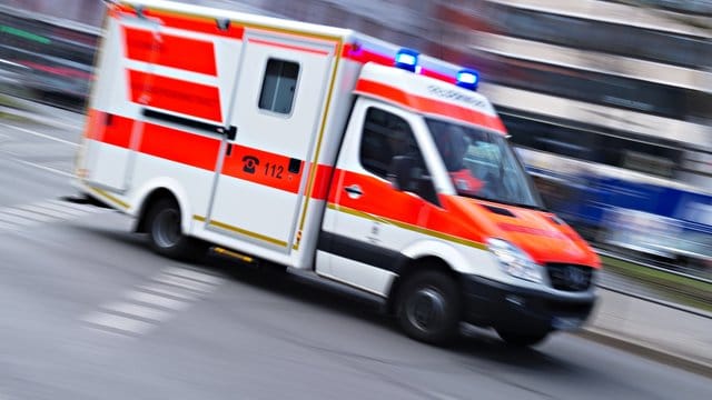 Rettungsdienst mit Blaulicht