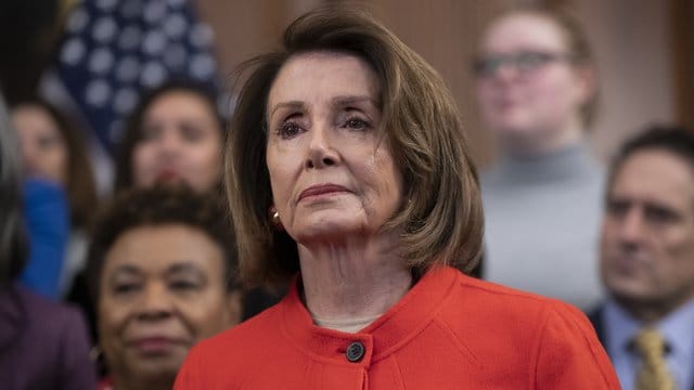 Trumps Notstandserklärung untergrabe die Gewaltenteilung in dem Land, schreibt Pelosi in einem Brief.