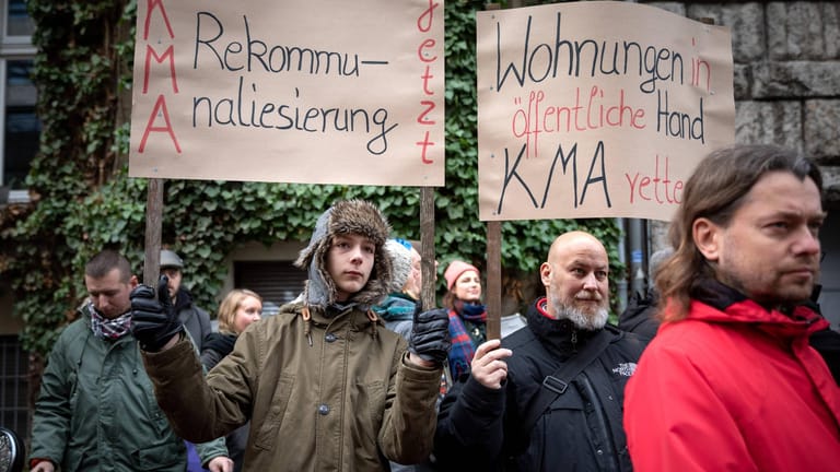 Mieterprotest an der Karl-Marx-Allee: Wohnungsinitiativen wollen mit einem Volksbegehren die Enteignung von Immobilienfirmen möglich machen.