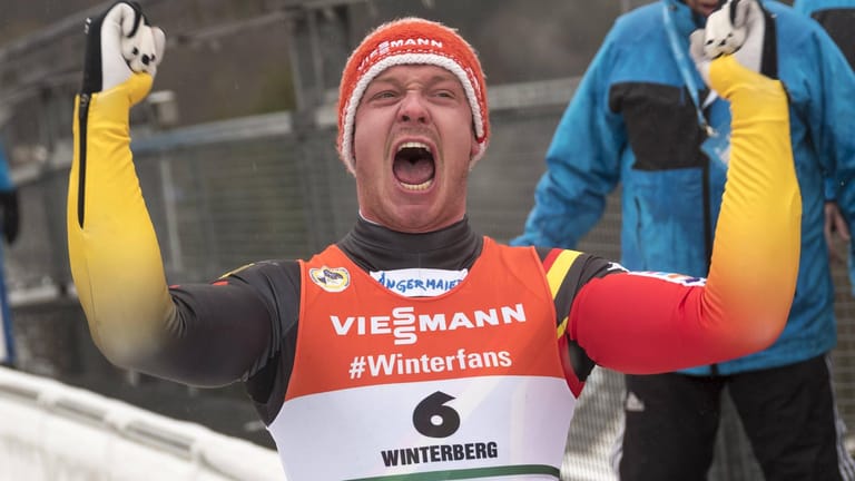 Ausgelassene Freude: Wie hier nach dem WM-Sieg Ende Februar in Winterberg möchte Felix Loch auch beim Weltcup-Finale in Sotschi jubeln.
