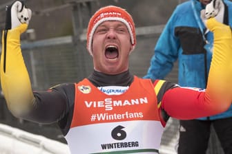Ausgelassene Freude: Wie hier nach dem WM-Sieg Ende Februar in Winterberg möchte Felix Loch auch beim Weltcup-Finale in Sotschi jubeln.