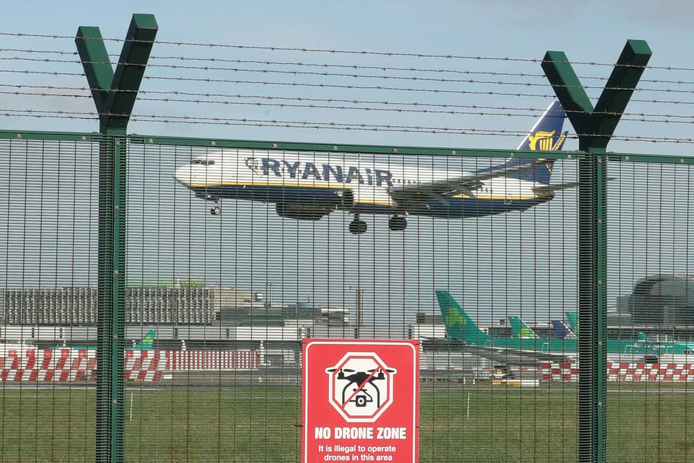 Flugverkehr unterbrochen: Wegen einer Drohne ist der irische Flughafen Dublin für etwa 15 Minuten geschlossen worden.