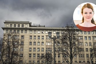 Häuser in der Karl-Marx-Allee: Wohnungsinitiativen wollen mit einem Volksbegehren die Enteignung von Immobilienfirmen möglich machen.