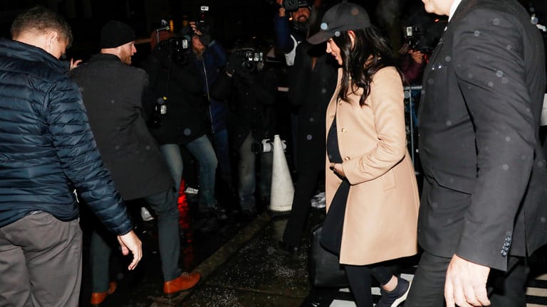 In Leggings und Turnschuhen: Im Lässiglook verließ Meghan das luxuriöse Hotel in New York.