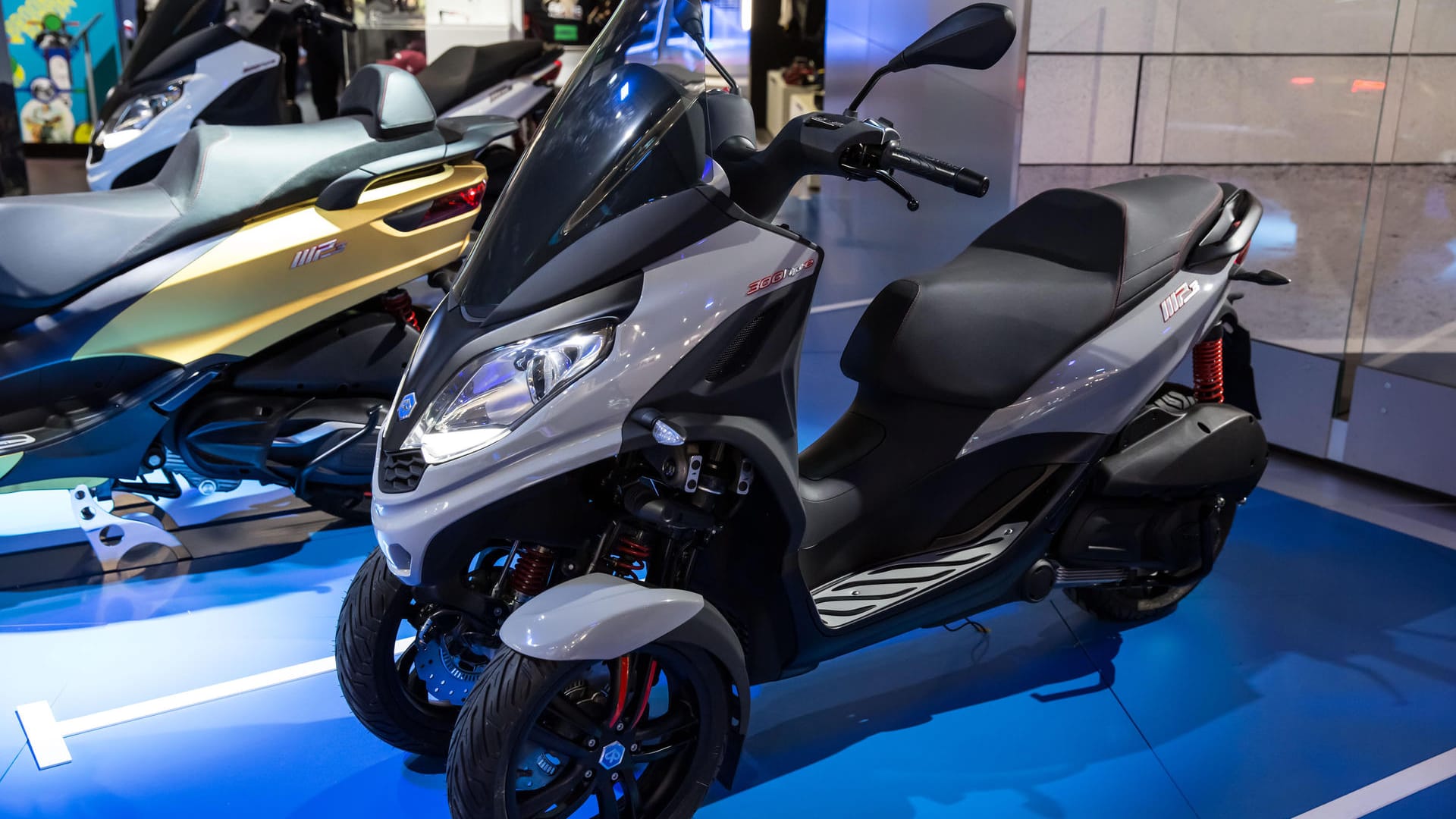 Piaggio MP3: Viele dreirädrige Roller wie auch dieses Modell sind mit Neigetechnik ausgestattet.