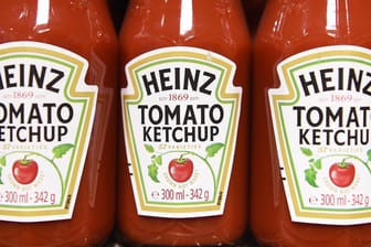 Heinz Ketchup: Bislang konnten Verbraucher die Ketchupsorte des US-Konzerns bei der Edeka-Gruppe erwerben.