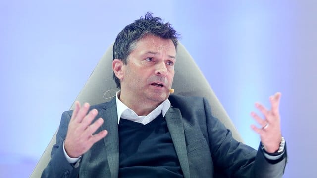 Steht beim FC Schalke 04 unter Druck: Sportvorstand Christian Heidel. Steht beim FC Schalke 04 unter Druck: Sportvorstand Christian Heidel.