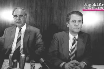 Helmut Kohl (l.) und Uwe Barschel: Zahlreiche Ungereimtheiten und Mysterien umgeben den Tod von Barschel.