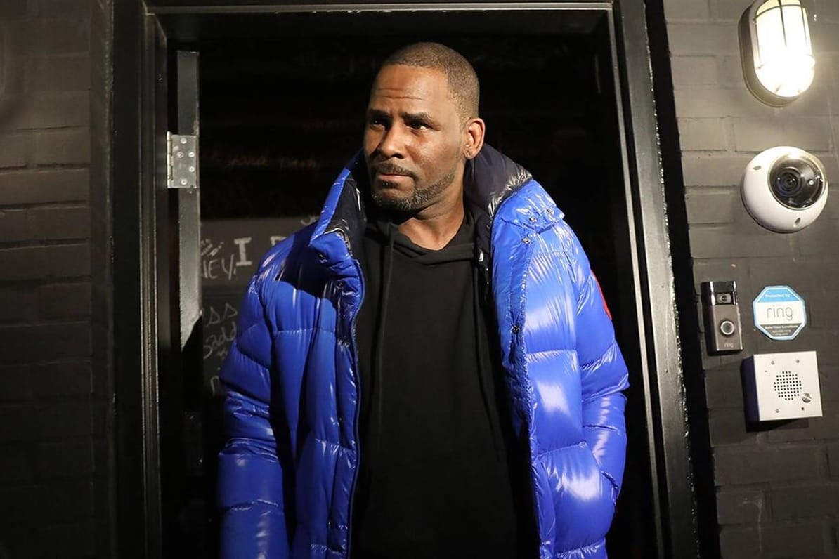 R. Kelly: Gegen den Sänger wurde Anklage erhoben.