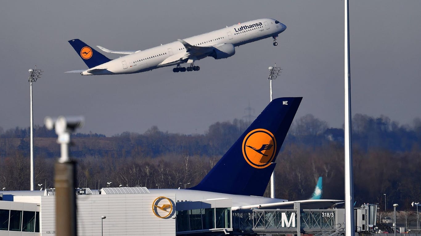 Airbus der Lufthansa startet am Münchner Flughafen: Genutzt werde die 40-minütige Verbindung von Transitpassagieren, die in München auf internationale Flüge umstiegen.