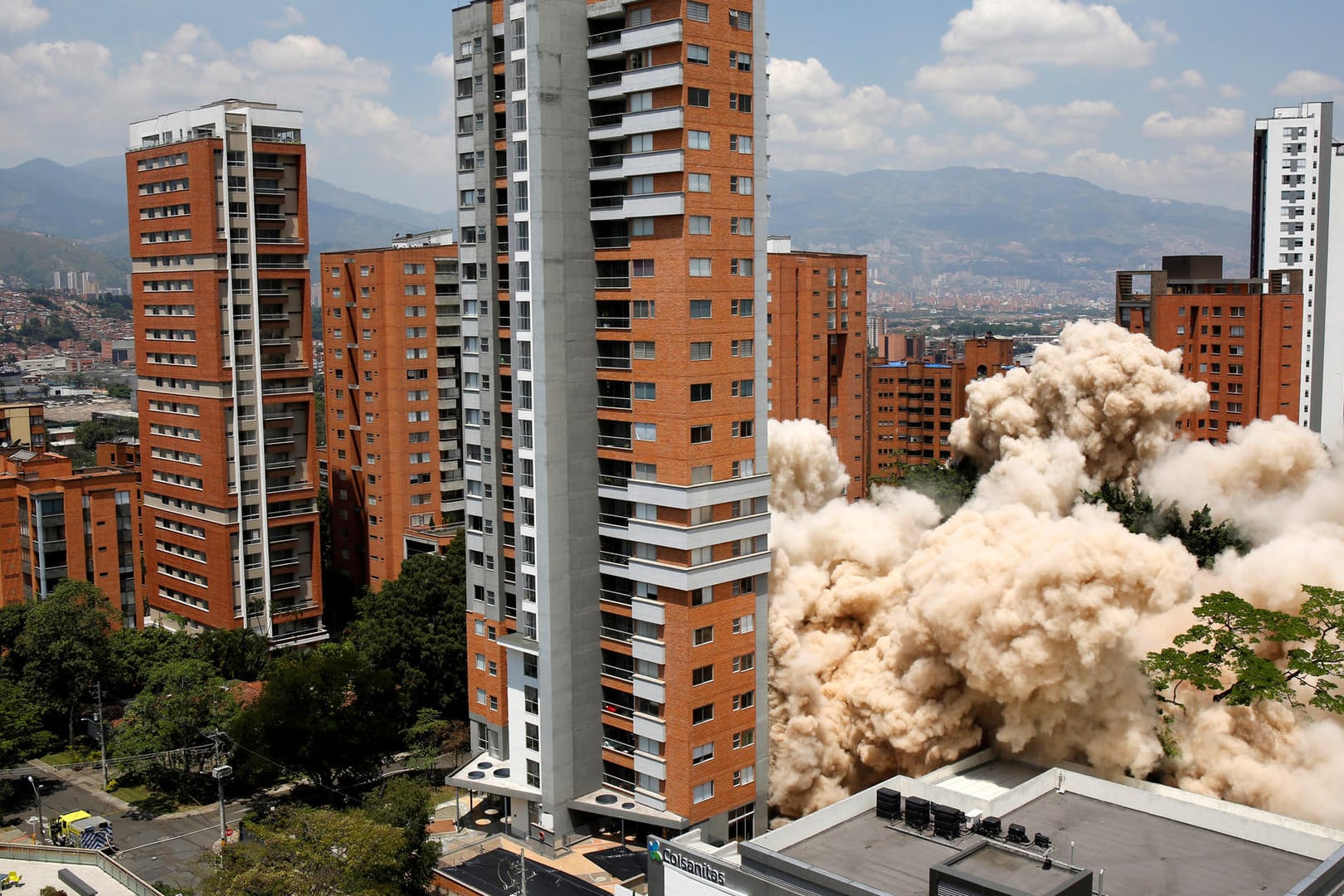 Sprengung in Medellín: Der frühere Wohnsitz von Pablo Escobar war zum Anziehungspunkt für Touristen geworden.