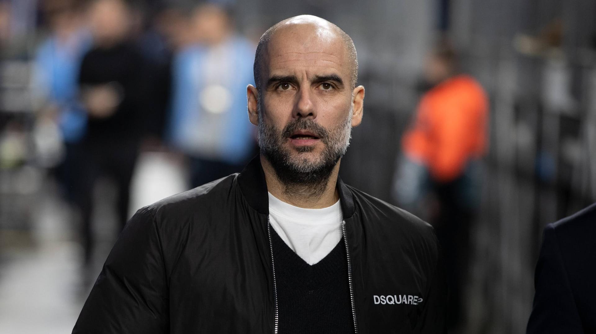 Pep Guardiola reagierte geschockt auf den Vorfall am Rande des Champions-League-Spiel von Manchester City gegen Schalke.