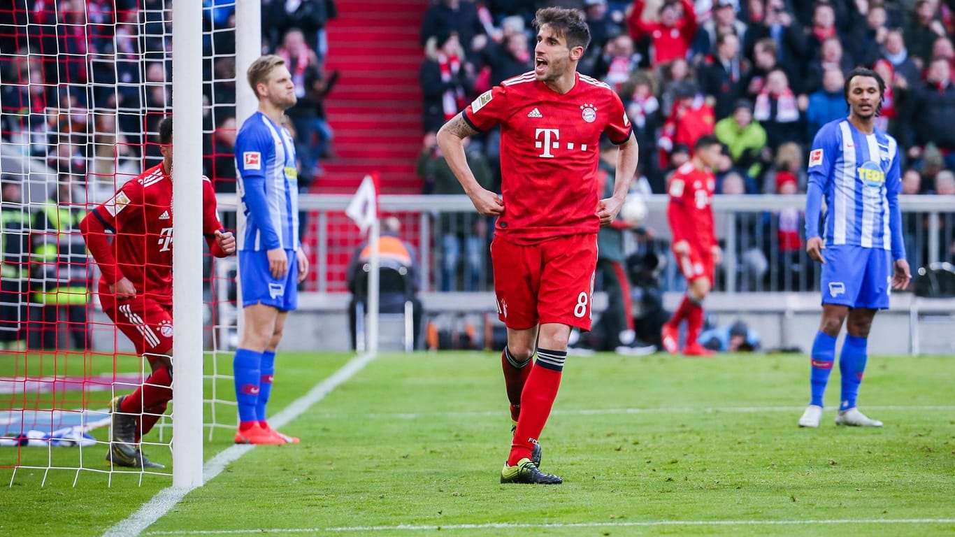 Torjubel: Bayerns Matchwinner Martinez feiert seinen Treffer gegen die Hertha.