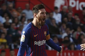 Barcas Lionel Messi freut sich über ein Tor für seine Mannschaft.