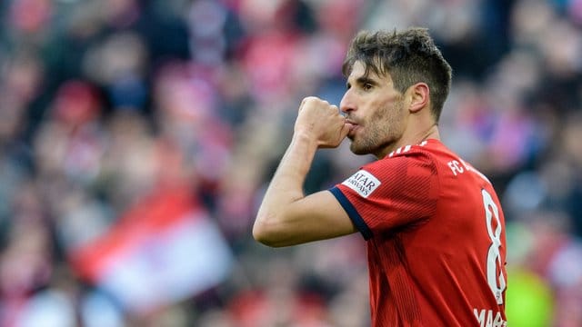 Bayerns Javi Martinez jubelt über seinen Treffer zum 1:0-Sieg gegen Hertha BSC.