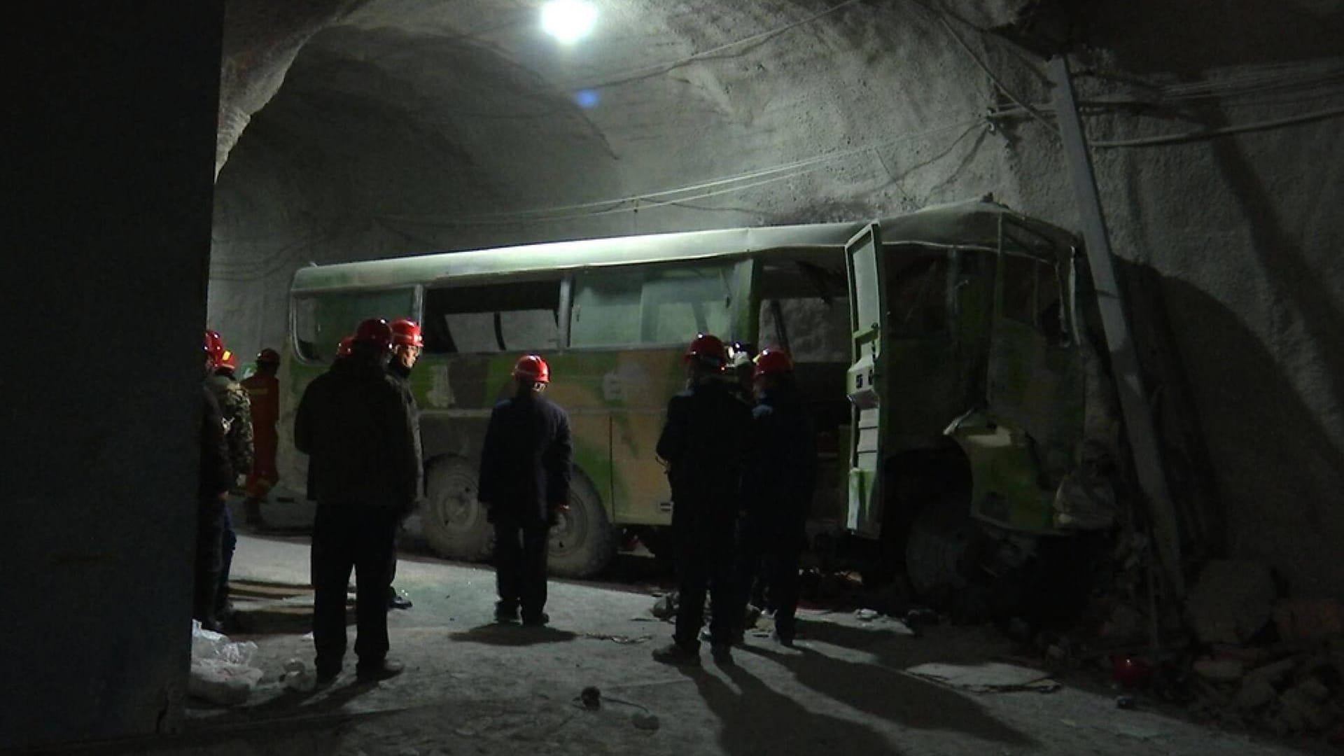 Betroffene Mine im Westlichen Ujimqin-Banner: Ein Grubenunglück im Norden Chinas hat 21 Bergleute das Leben gekostet. Betroffene Mine im Westlichen Ujimqin-Banner: Ein Grubenunglück im Norden Chinas hat 21 Bergleute das Leben gekostet.