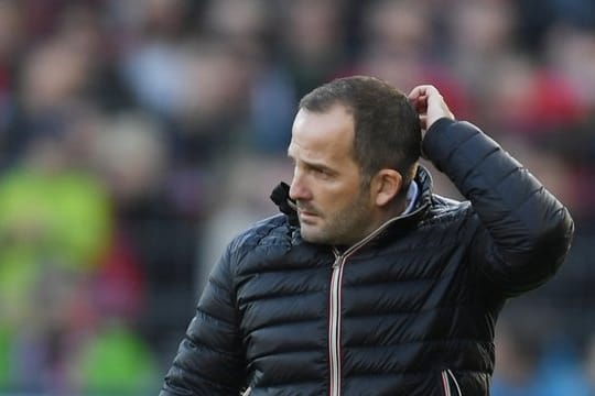 Steckt mit dem FC Augsburg in einer tiefen Krise: Trainer Manuel Baum.